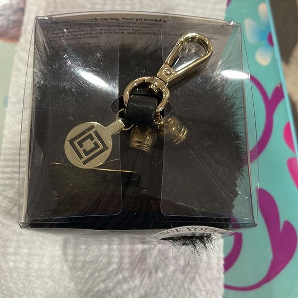 Charging Power Bank Charm - Picture 4 of 4